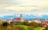 Munchen-und-die-Alpen-bei-Fohn-©-Munchen-Tourismus-Tommy-Losch-1589407064.jpg