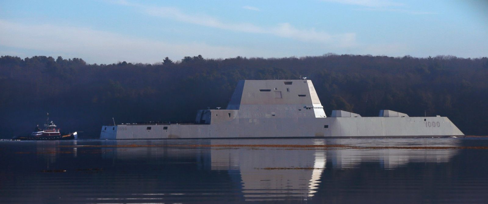 AP_USS_Zumwalt_MEM_151207_12x5_1600.jpg