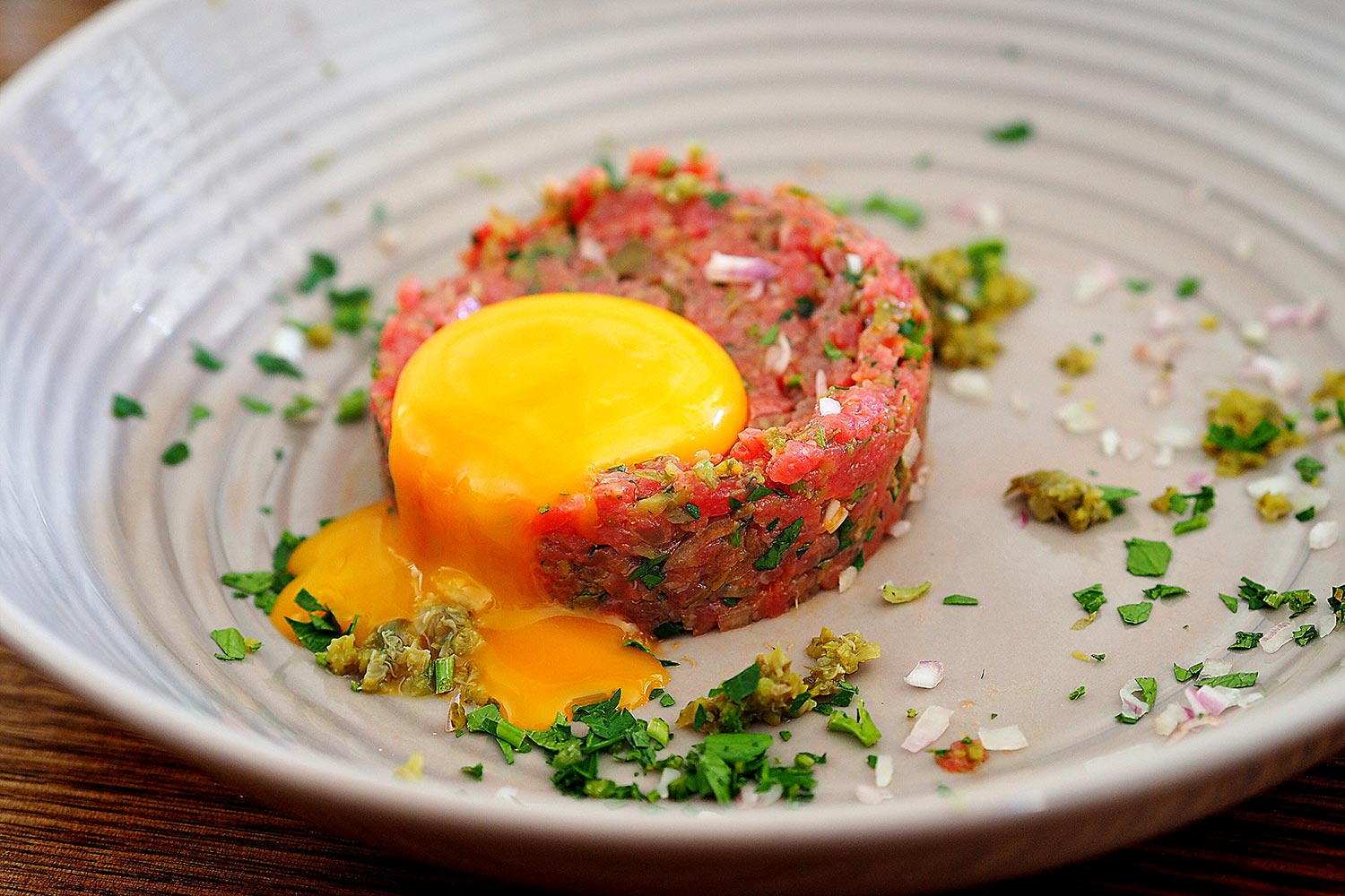 Classic_steak_tartare.jpg